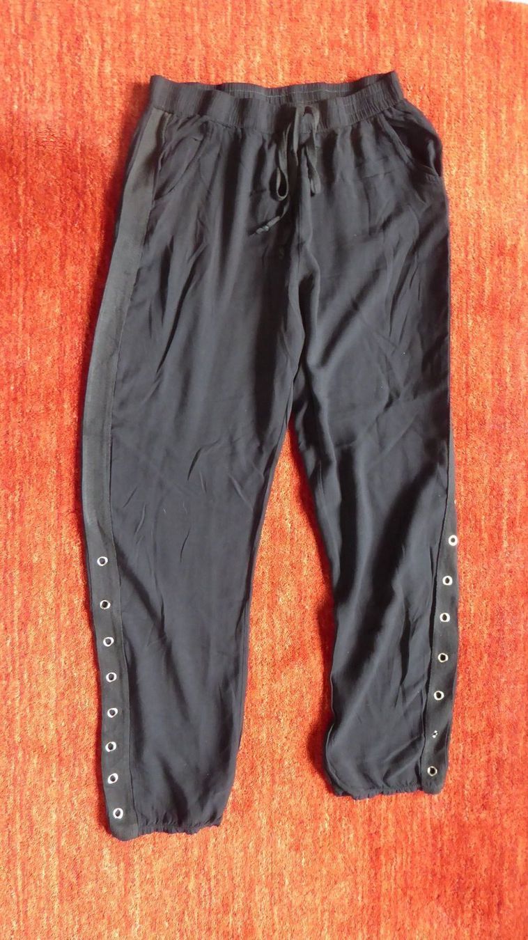 Pantaloni: Luftig leichte Sommerhose Gr M mit Knöpf – Usato da Sargans venduto da Benziner 1