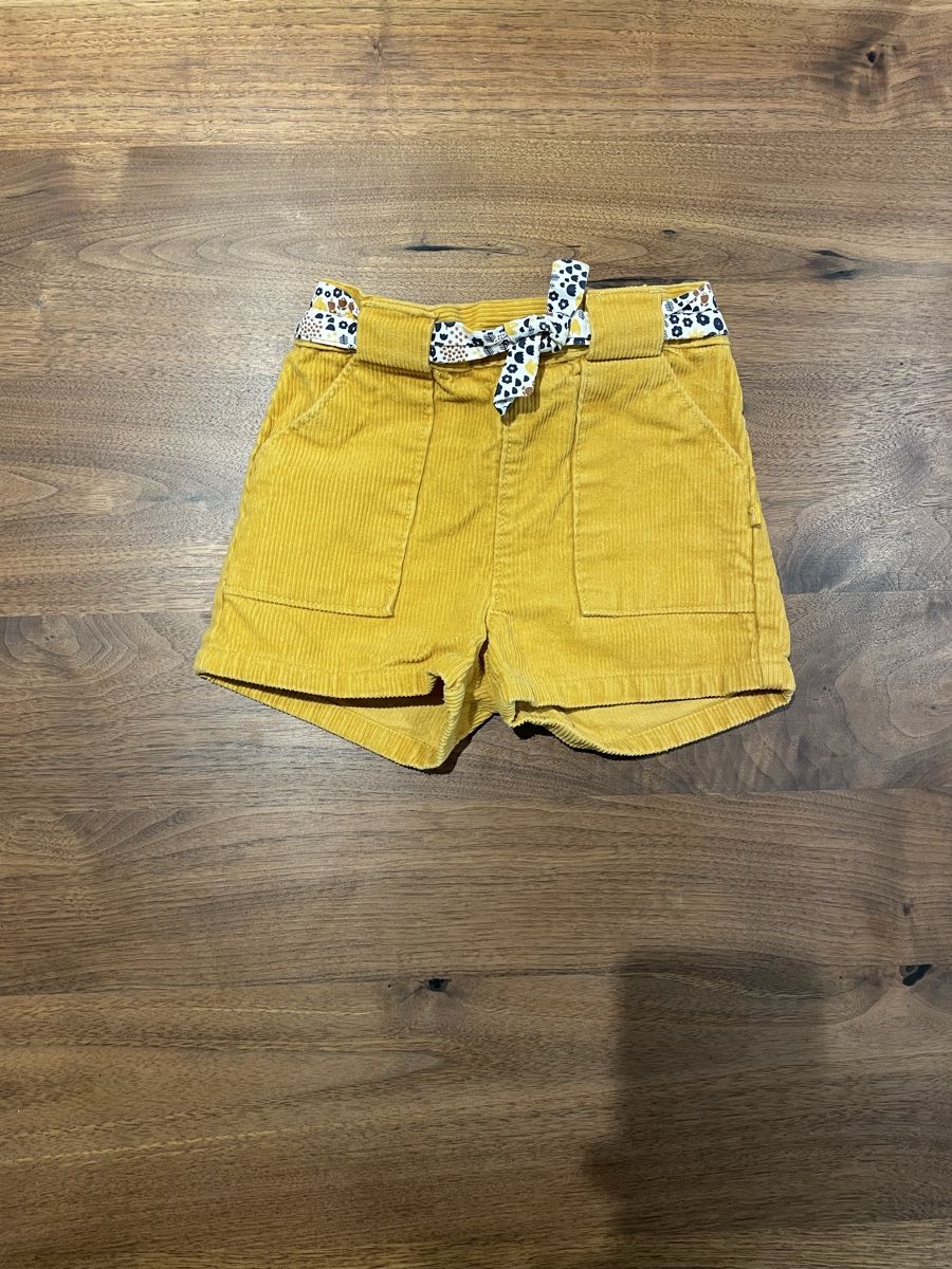 Okaidi Lotti & Set di vestiti: Lot de deux shorts OBAÏBI – Usato da Sion venduto da cha_h6yj