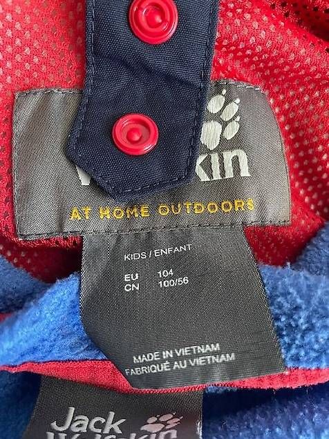 Giacche & Cappotti: Jack Wolfskin 3 in 1 Jacke Gr. 104 – Usato da Pfäffikon Sz venduto da alar 2