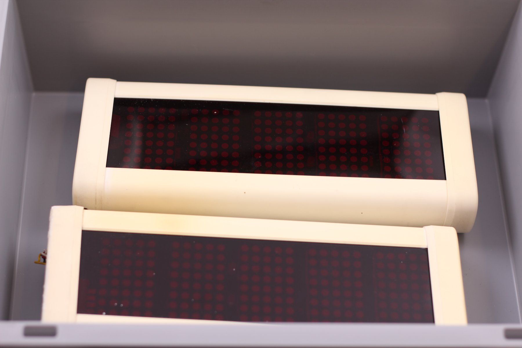 Elektronikbauteile: Schwesternruf GETS 3000 MCP mit ein paar Aktoren – Gebraucht aus Winterthur von Hint17 2
