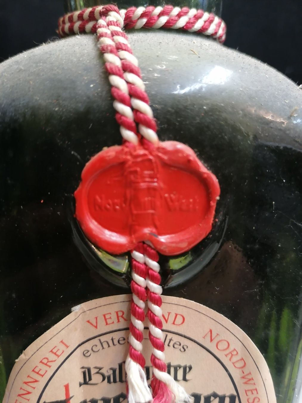 Spirituosen: EAU DE VIE PRUNEAUX DE BÂLE – Neu und originalverpackt aus Genève von Leboucheoreilles 2