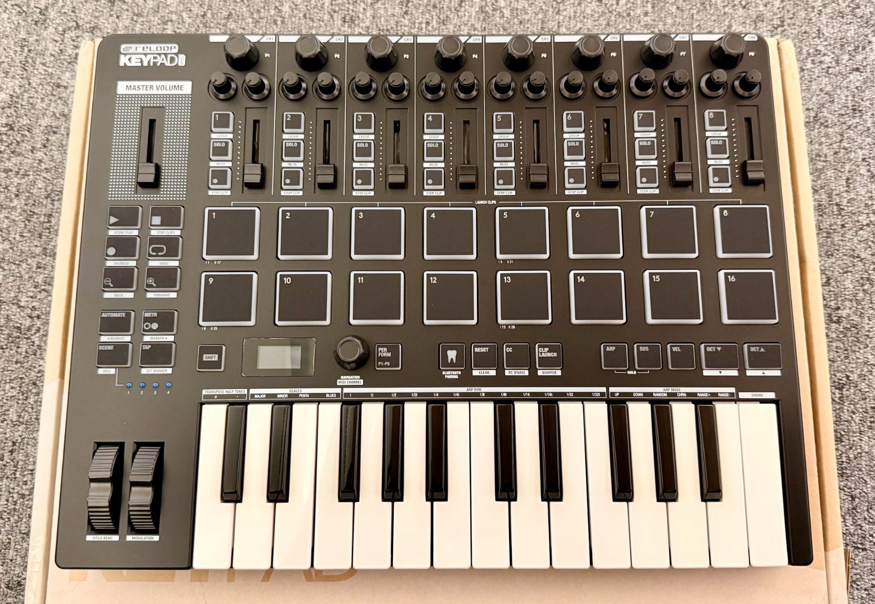 Instruments de musique: Reloop Keypad Pro MIDI Controller - Absolut Neuwertig! – Neuf (Voir description) à Wernetshausen par Jetson05