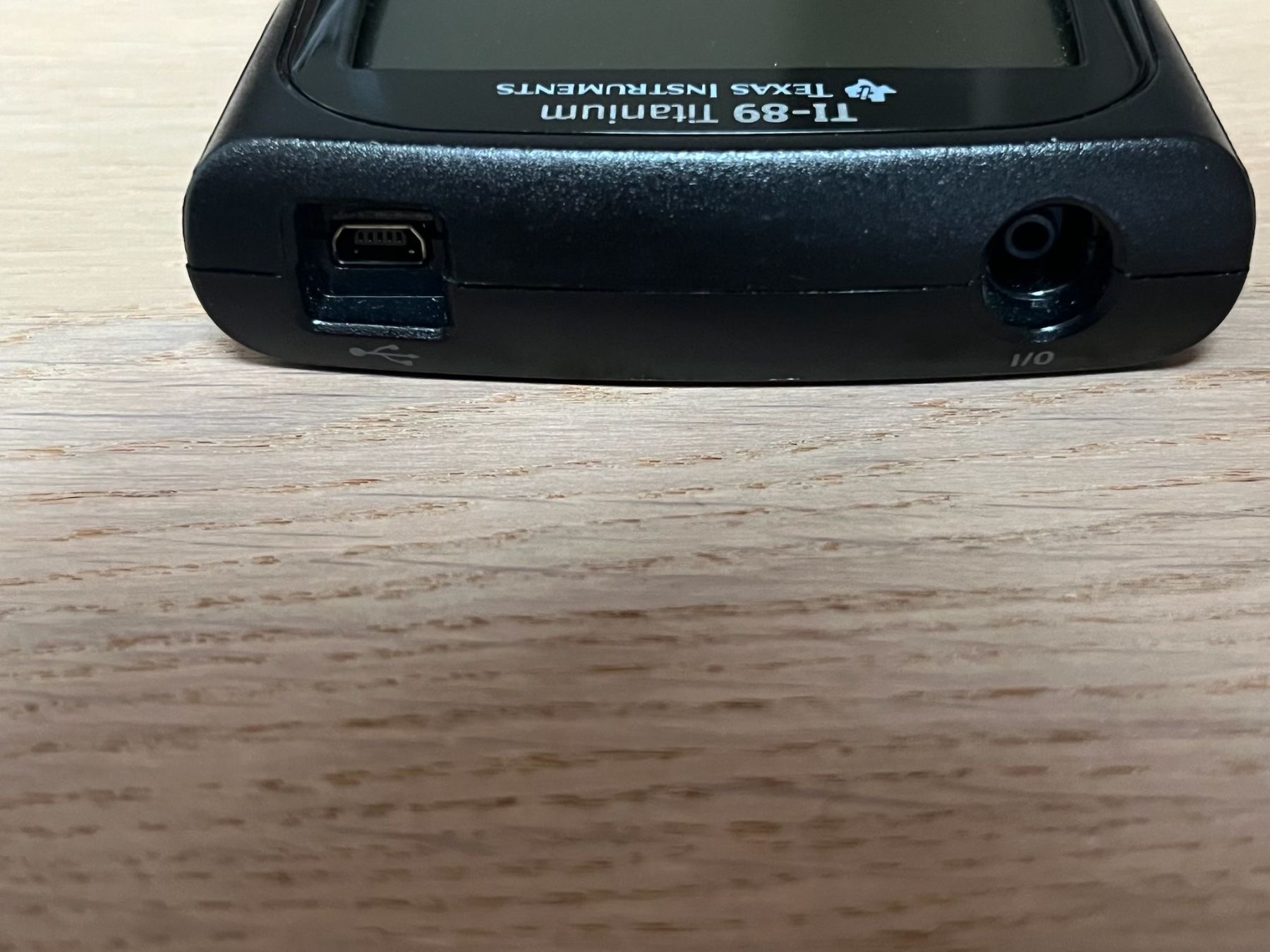 Texas Instruments Calcolatrici tascabili: TI 89 Titanium, Grafikrechner – Usato da Dietikon venduto da Pmoebi 2
