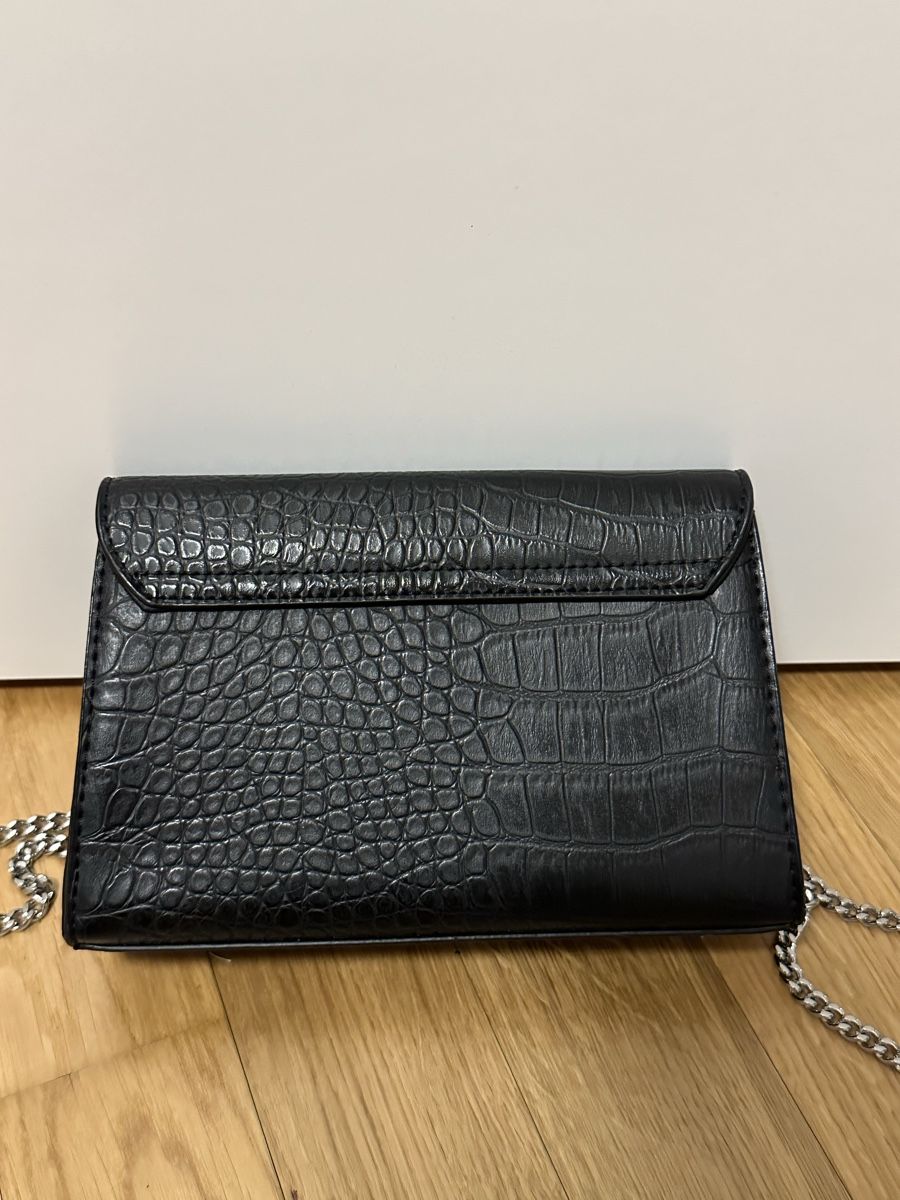 Borse da donna: Umhängetasche klein schwarz/silber – Usato da Ermatingen venduto da nic_x2tf 2