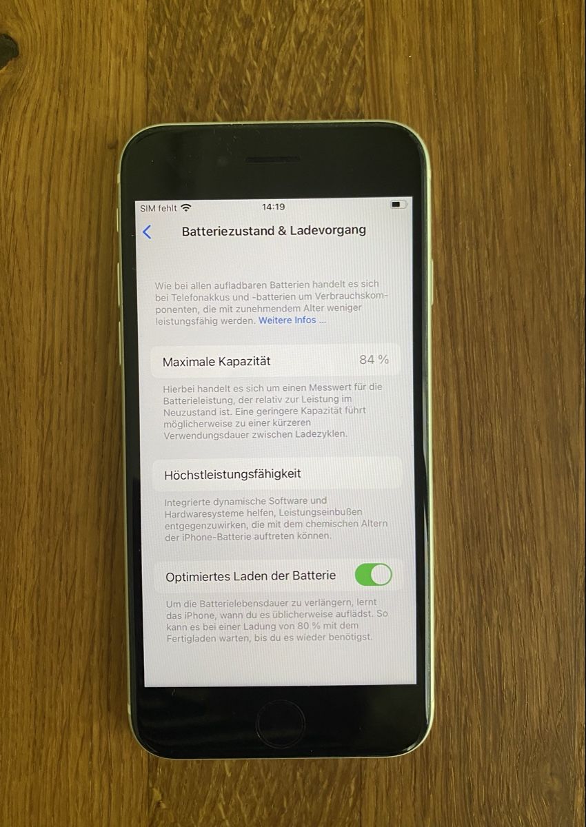 Apple Telefoni cellulari / Smartphones: iPhone SE 2020 2. Generation, 64 GB weiss – Usato da Luzern venduto da Sve_958r 2