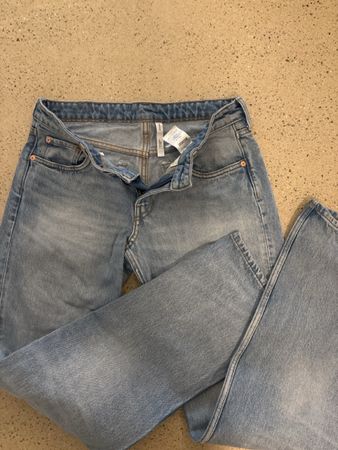 Helle Jeans von Weekday, Grösse W28 L34 Top Zustand!