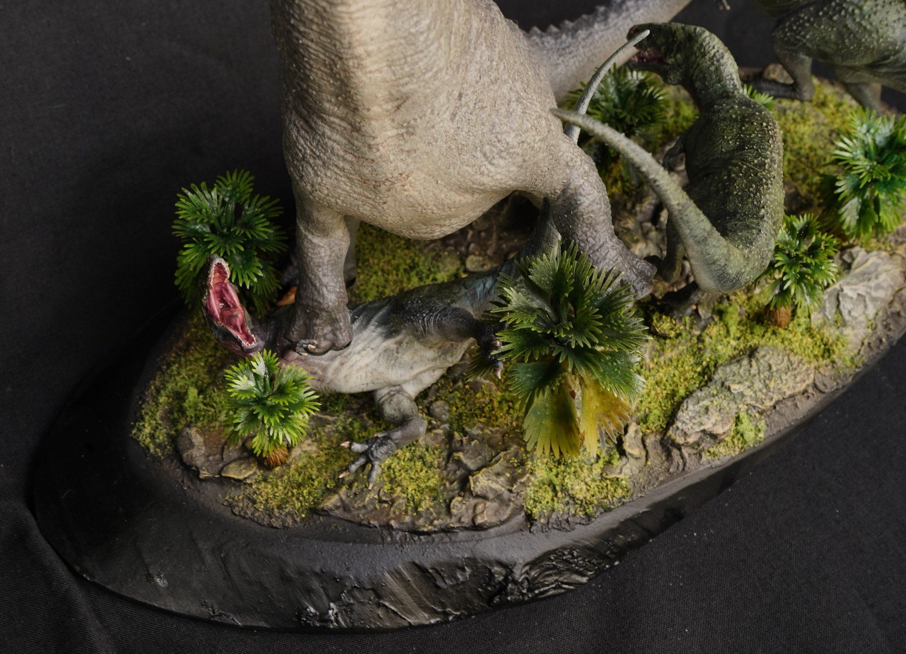 Statuette: Argentinosaurus vs. Mapusaurus Diorama 1:72 Passion Charger – Usato da Selzach venduto da Ataraxus 5
