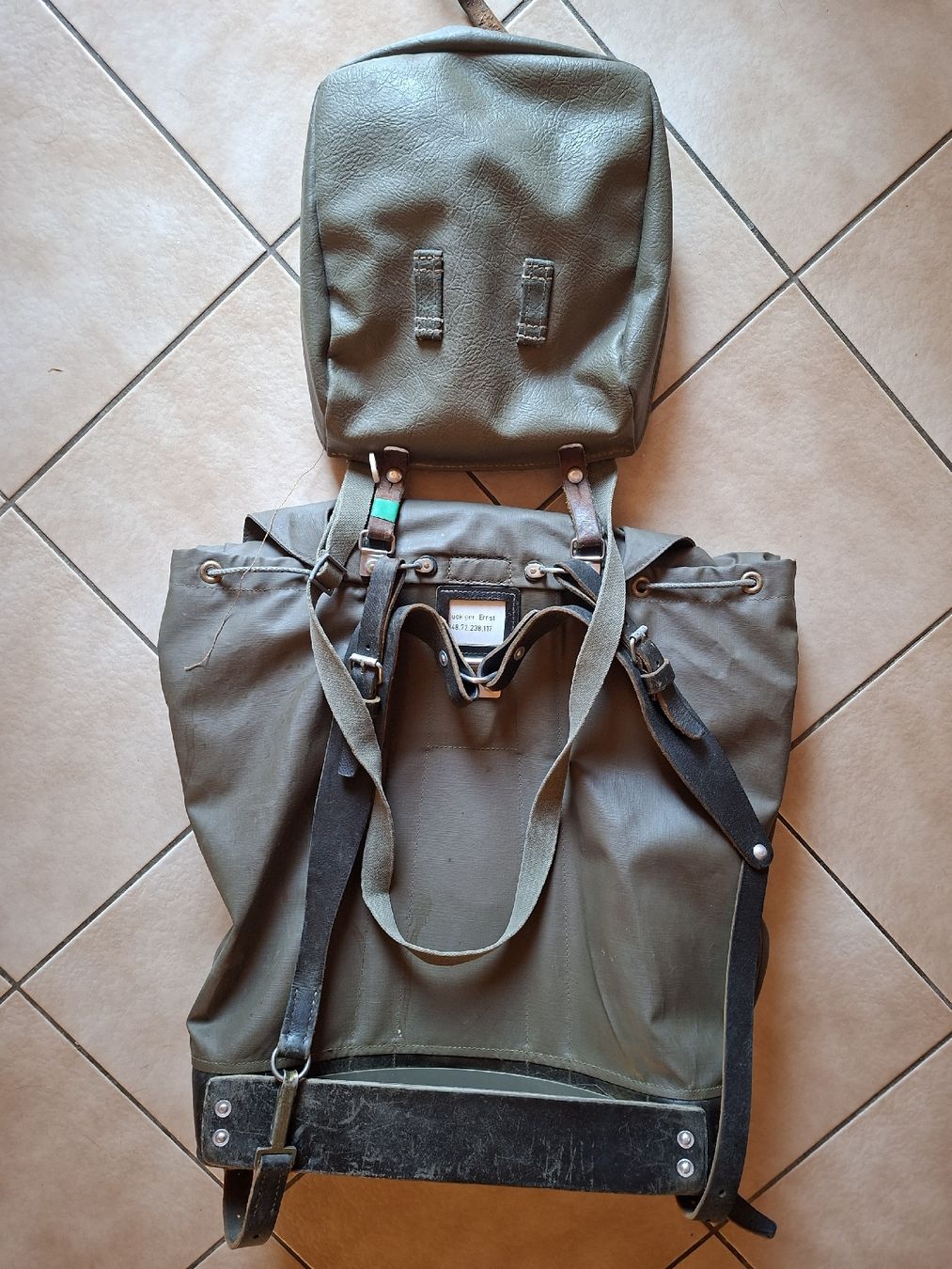 Armée suisse Sacs à dos: Schweizer Armee Militär Rucksack mit Brotsack – D'occasion à Schwanden Sigrisw par Wibe81 2