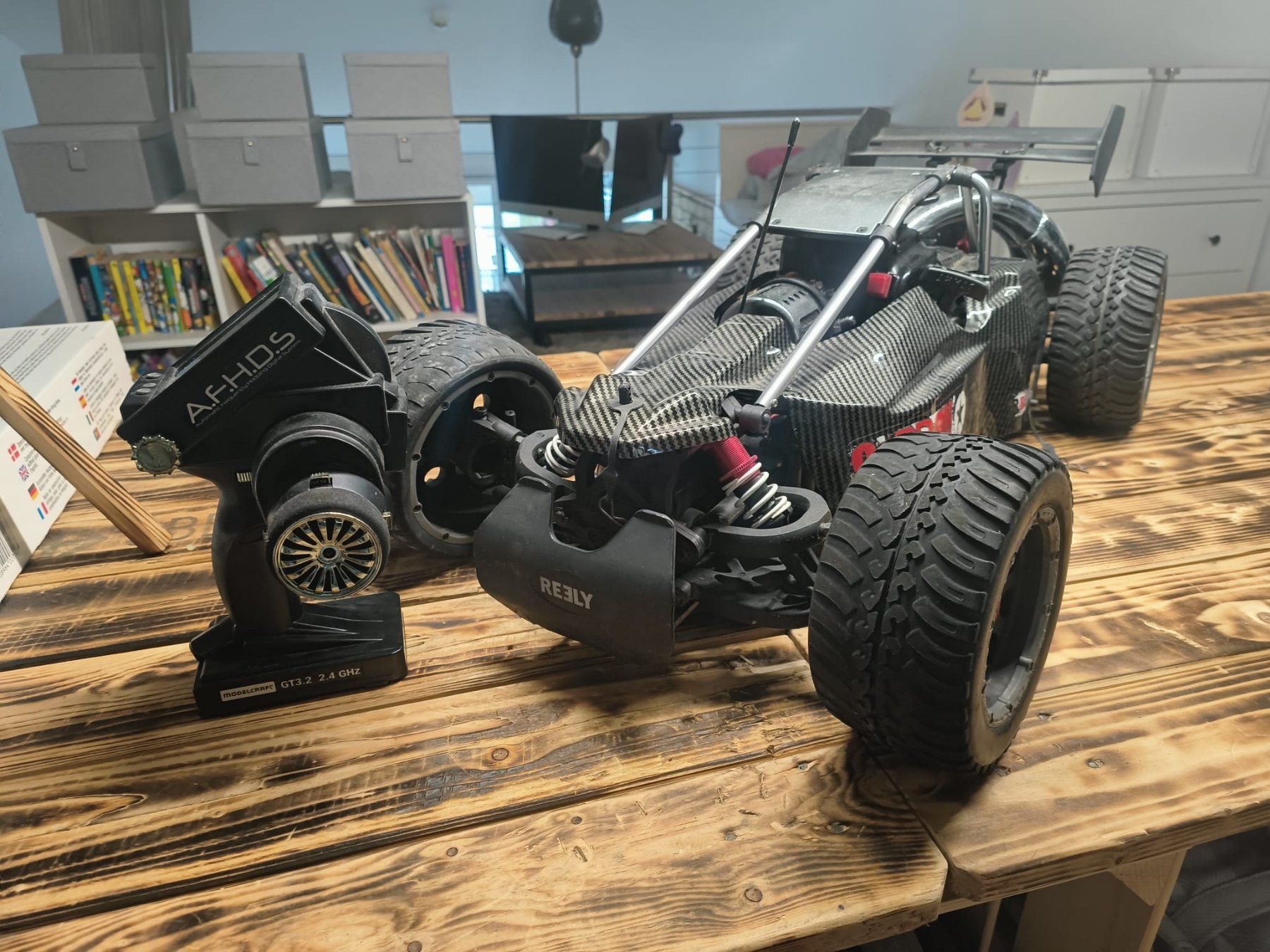 Reely Carbon Fighter III 1:6 RC Modellauto Benzin Buggy RtR (Gebraucht ...