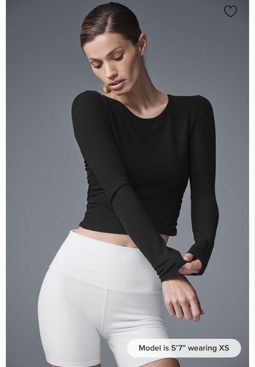 Alo Yoga Tops: Alo Yoga top long sleeves – Gebraucht aus Zürich von ajoaxyz