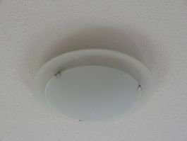 Plafonnier design rond, idéal pour chambre d'enfant!