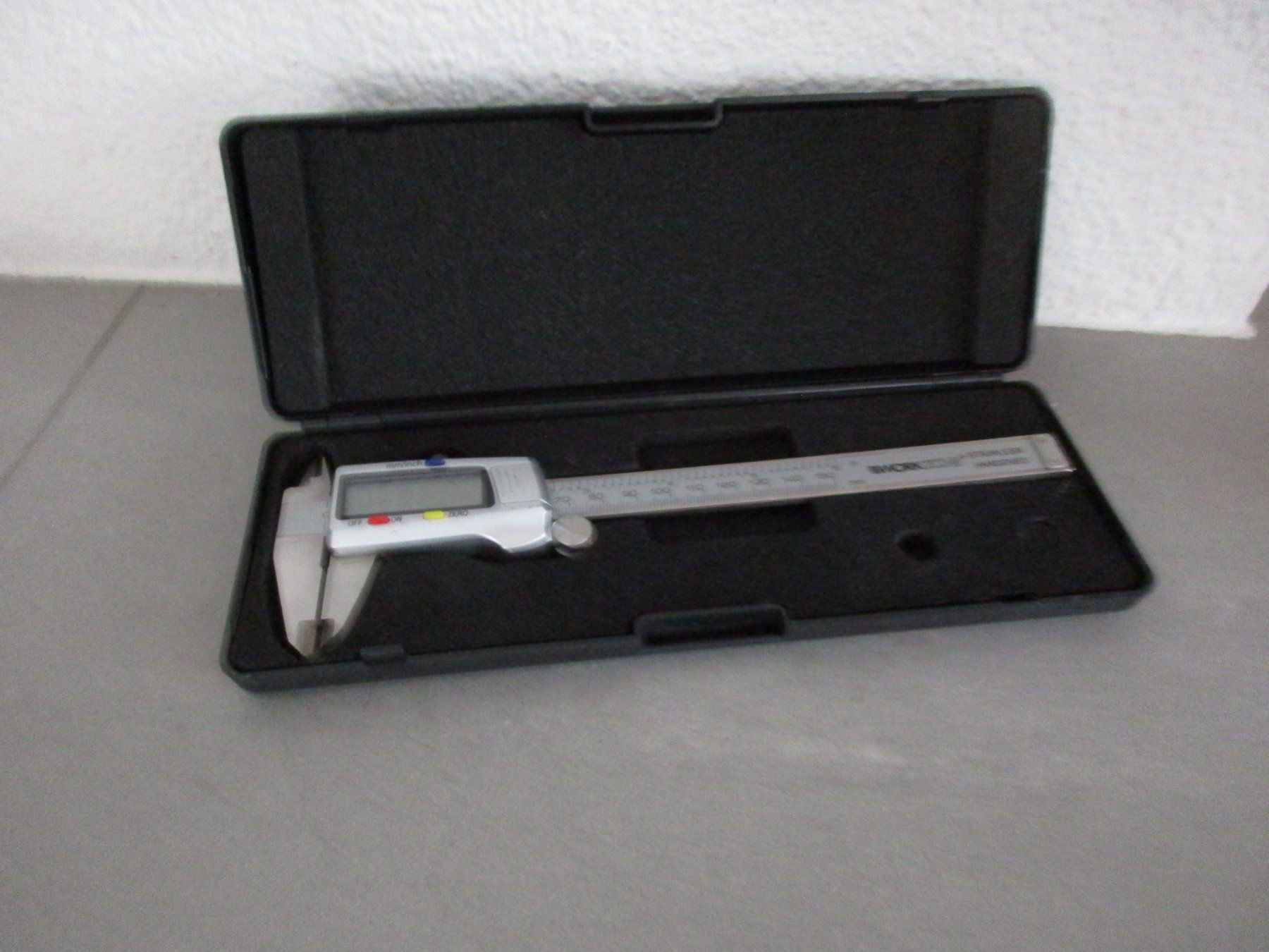 Mesurer: Messschieber Digital WORKZONE (150mm / 6inch) – Neuf (Voir description) à Mels par wisteg 1