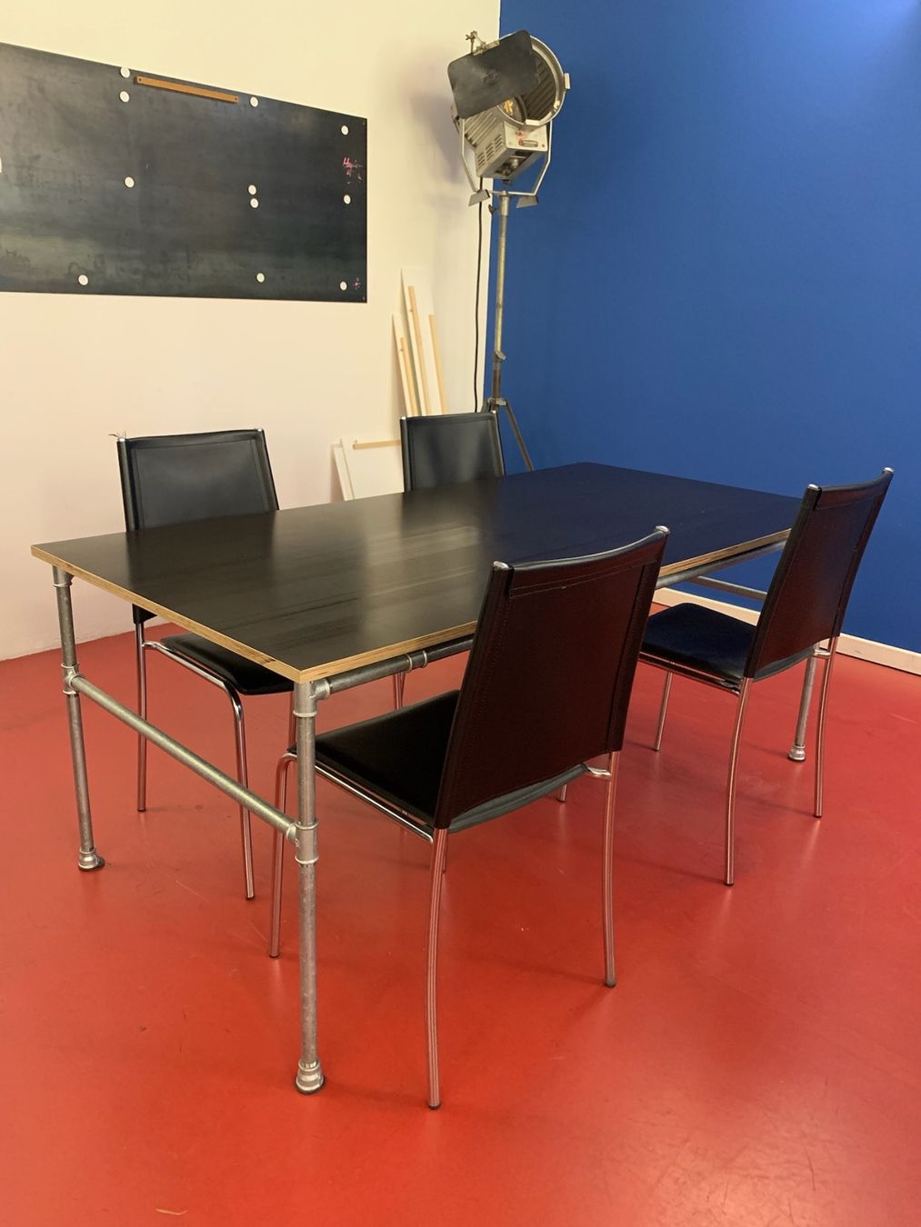 Tavoli: Stabiler Atelier- oder Bürotisch 180 × 90 cm – Usato da Zürich venduto da cluethi 1