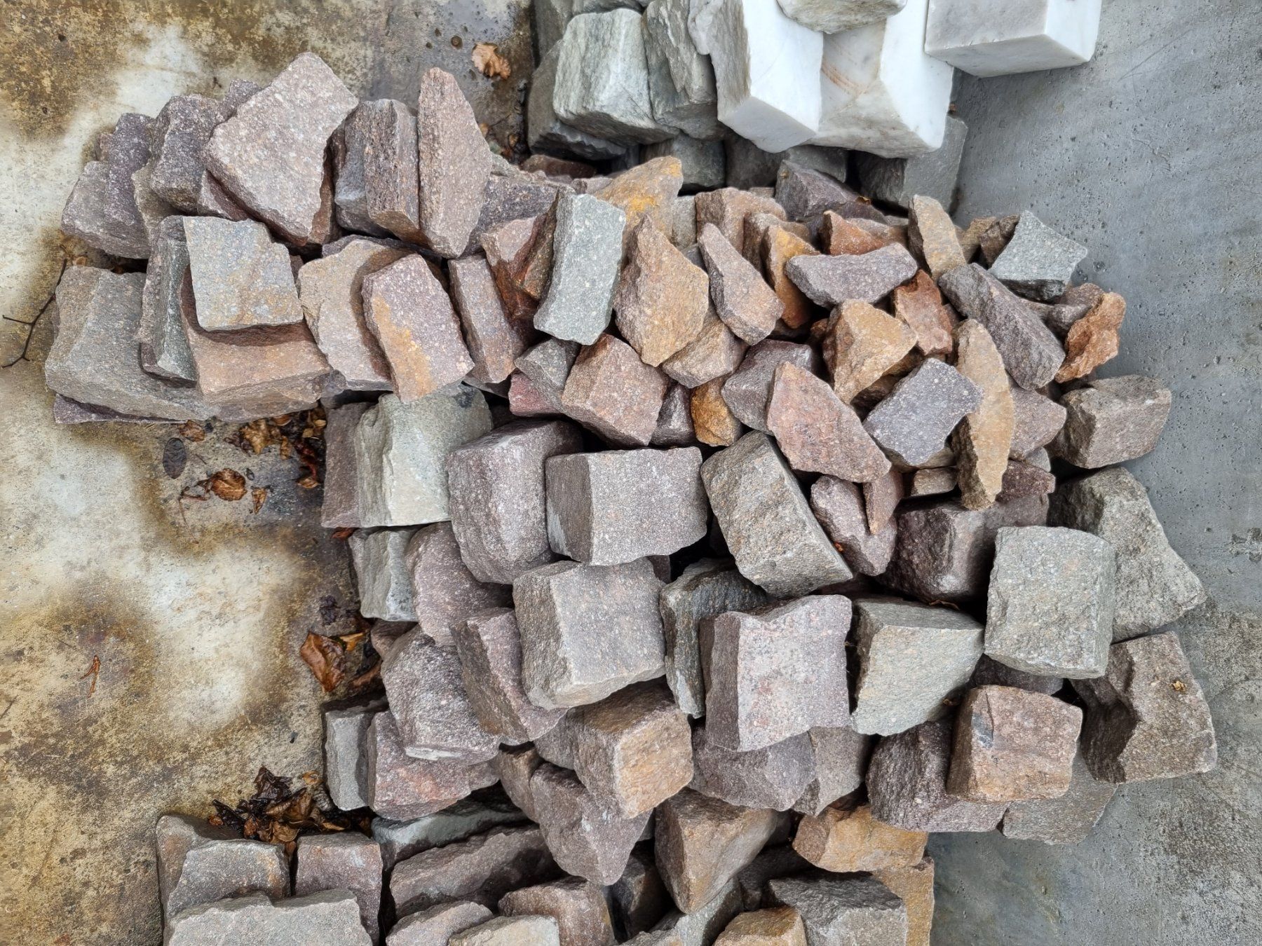Pierres & tuiles: 1 Posten Borphyr-Granitsteine, verschiedene Grössen – D'occasion à Fürstenaubruck par PizBeverin2018 5