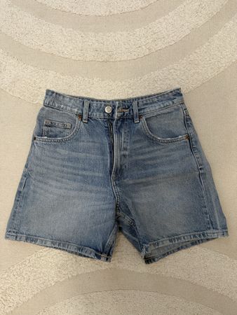 Zara Basic Shorts Gr. S 