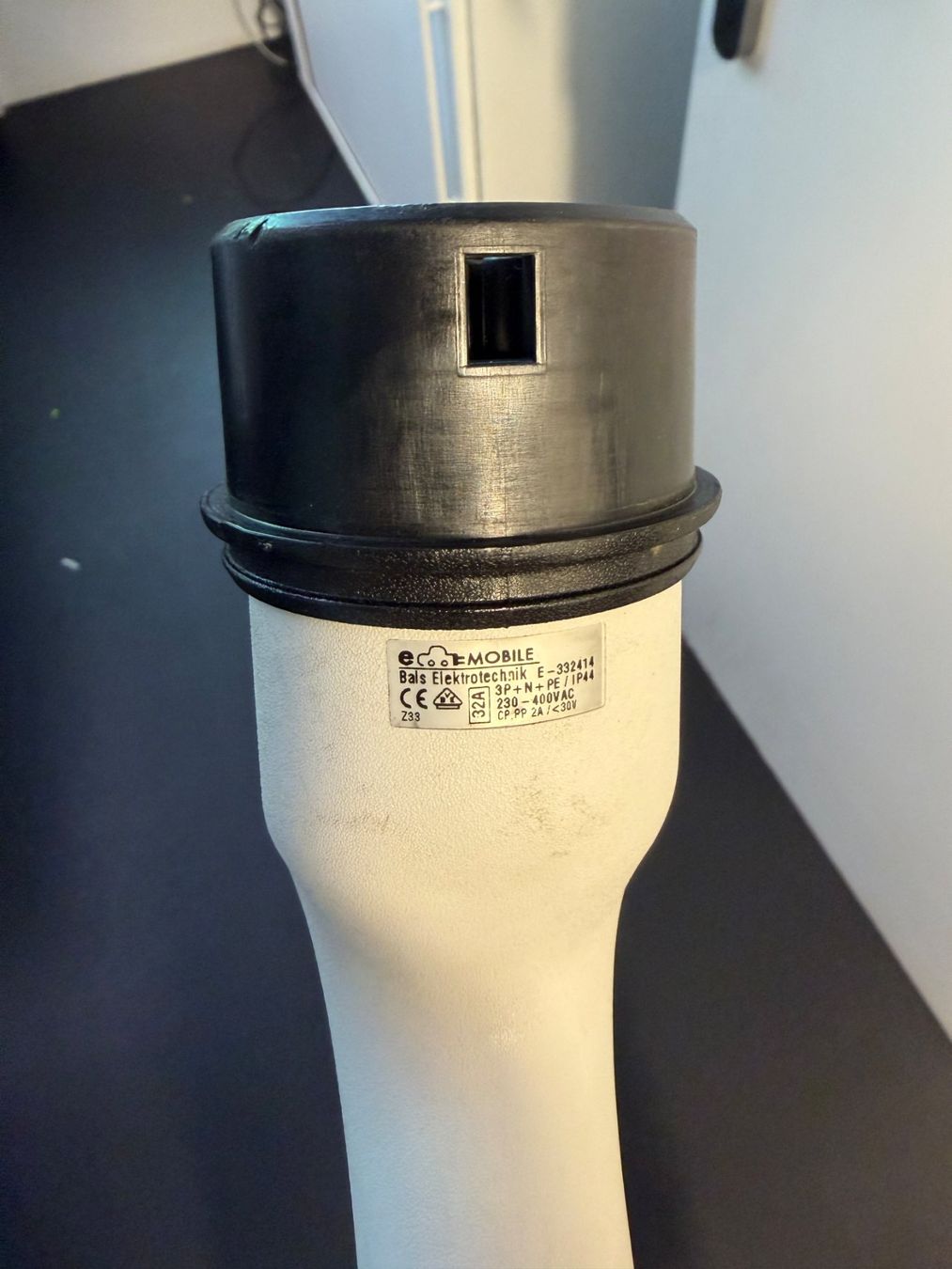 Spine: Cablex Profi-Wallbox / E-Ladestation mit Typ 1 & Typ 2 – Usato da Wettingen venduto da Auto-Center-Kueng 5