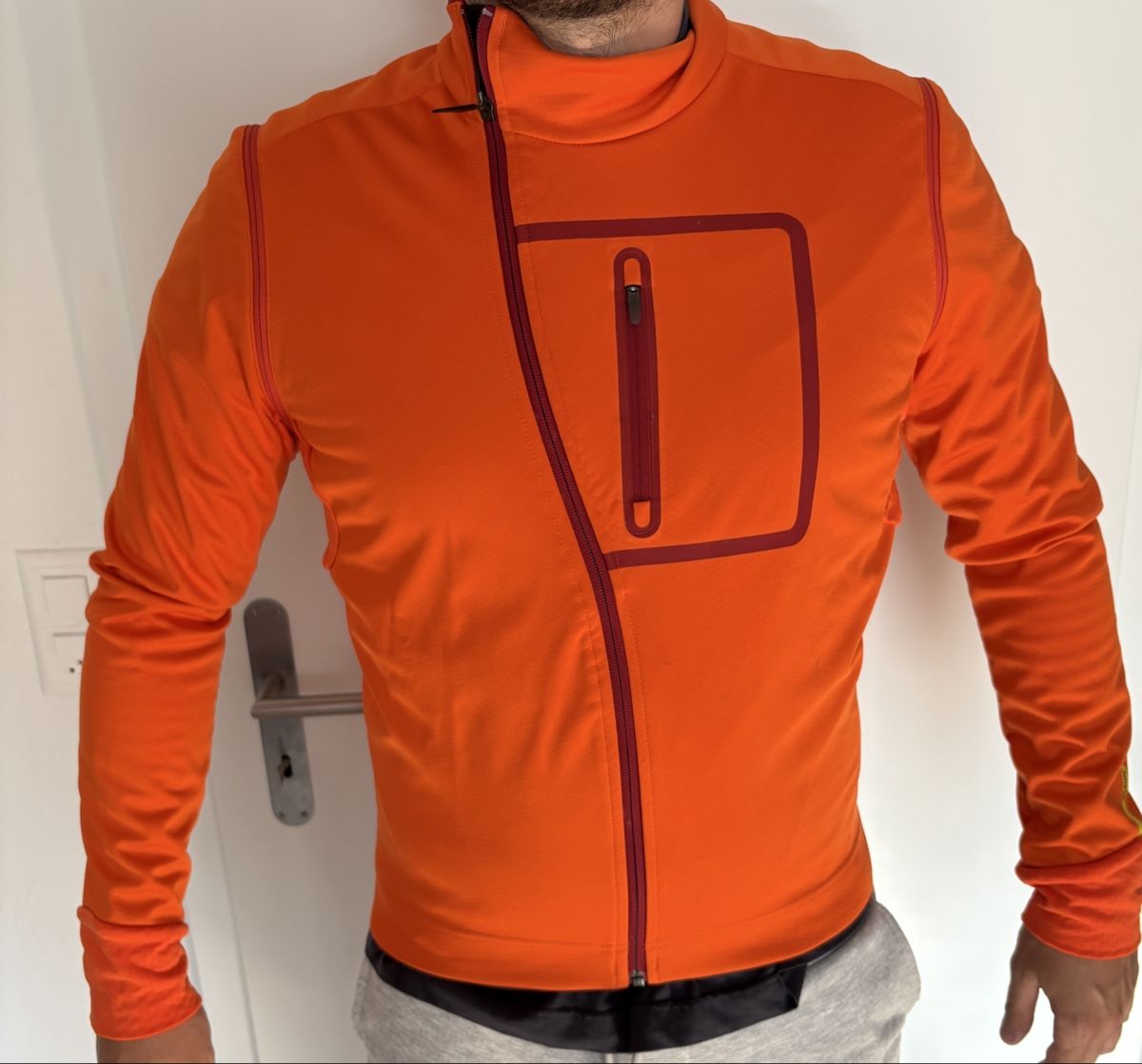Mavic Jacken: Mavic Cosmic Elite Thermo Jacket - Velojacke – Gebraucht aus Wald ZH von eli_y6cn