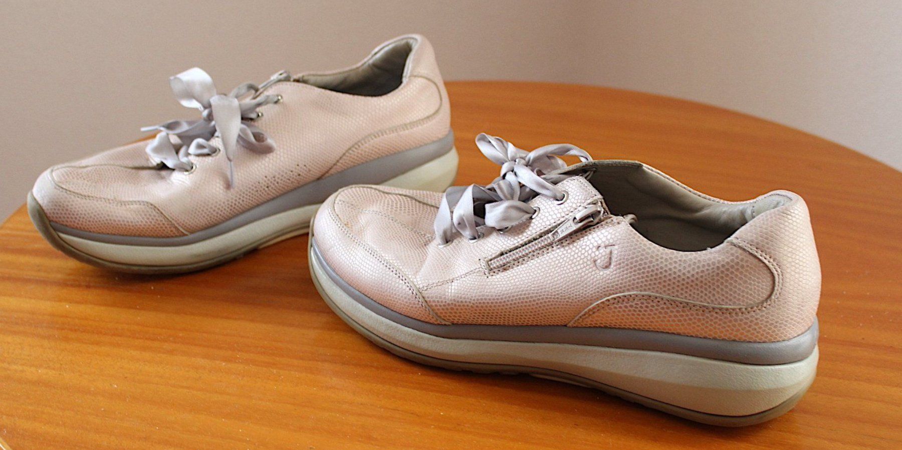Scarpe da donna: Damen Sneaker , EU Gr.40.5 – Usato da Locarno venduto da madame-tus-sauds 4