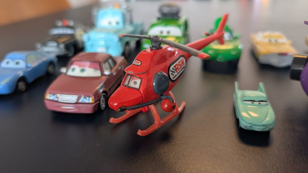 Giocattoli: Cars Figuren Sammlung Fahrzeuge & Helikopter – Usato da Volketswil venduto da Eleth 2