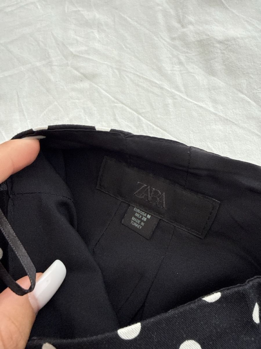 Zara Pantaloni: Shorts – Nuovo (secondo la descrizione) da Nebikon venduto da Preloved_bykelly 1