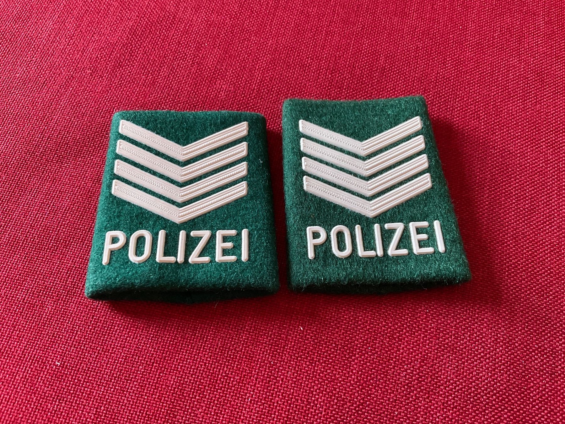 Placchette & Badge: Epauletten-Abzeichen der kantonalen Polizei – Usato da Lugano venduto da Persepolis