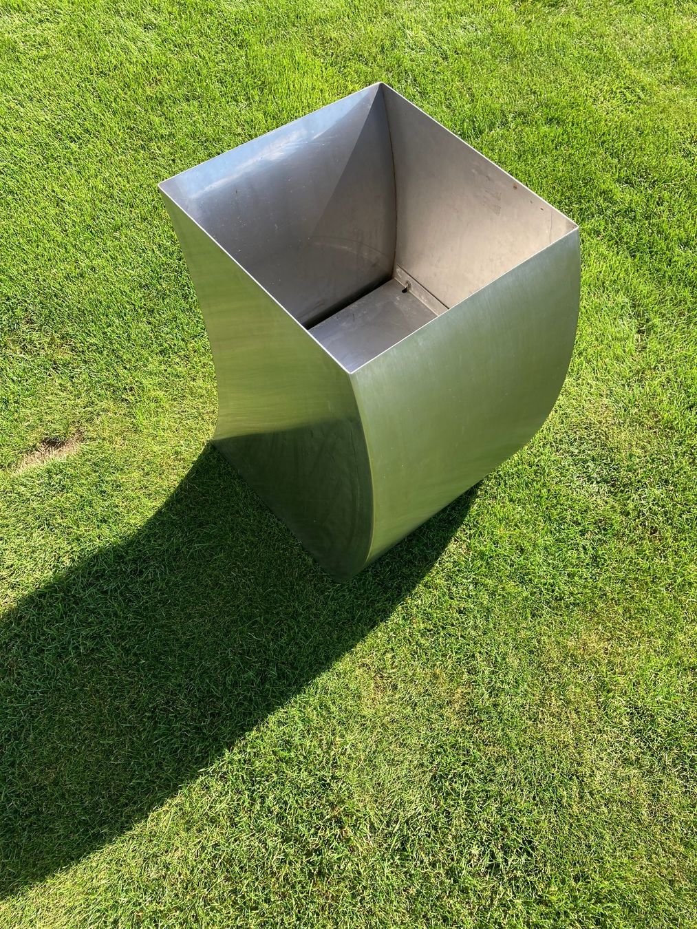 Vasi per fiori: Edelstahl Design-Pflanzenkübel – Usato da Gerzensee venduto da Peak-5895
