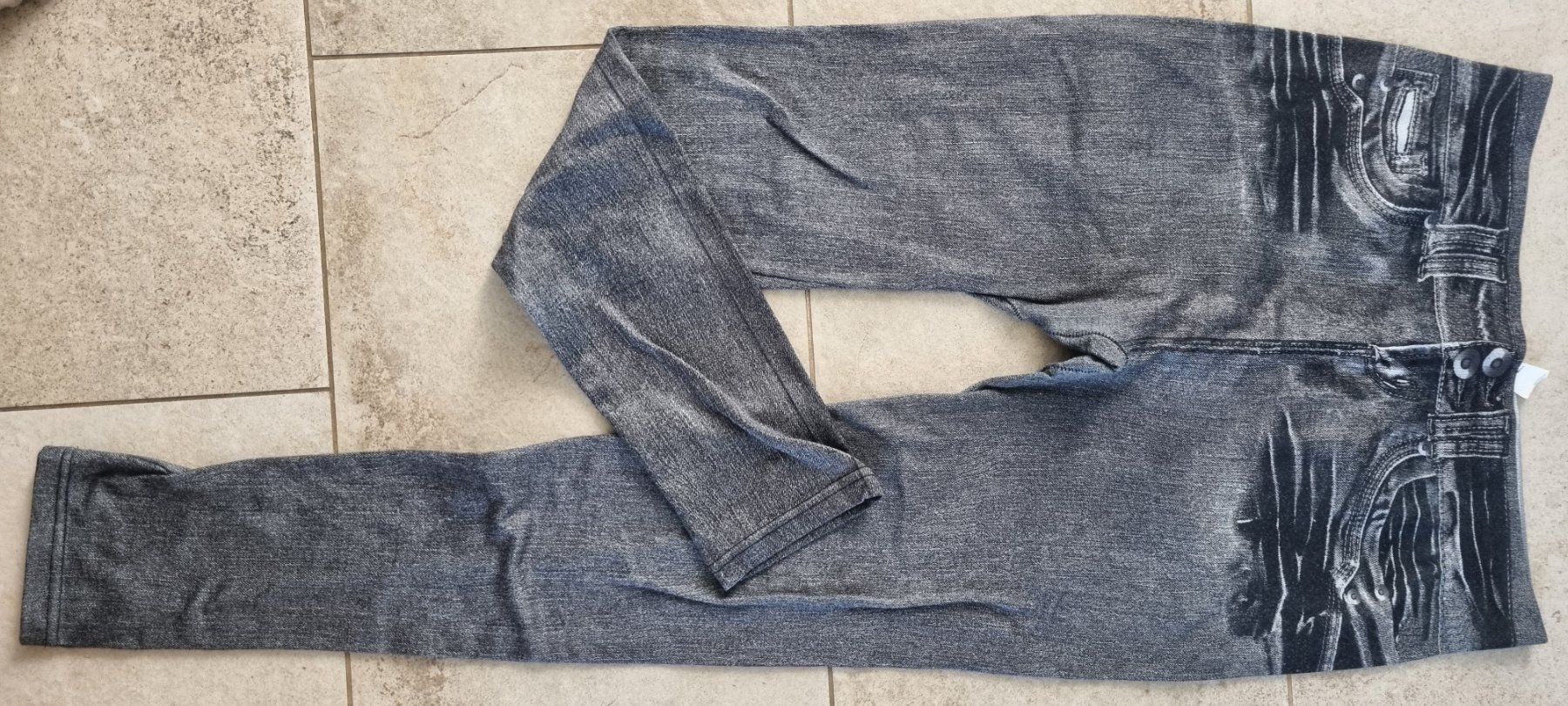 Lotti di vestiti: Kleiderset Damen gr.44/46 – Nuovo (secondo la descrizione) da Grossdietwil venduto da GNOM313 3