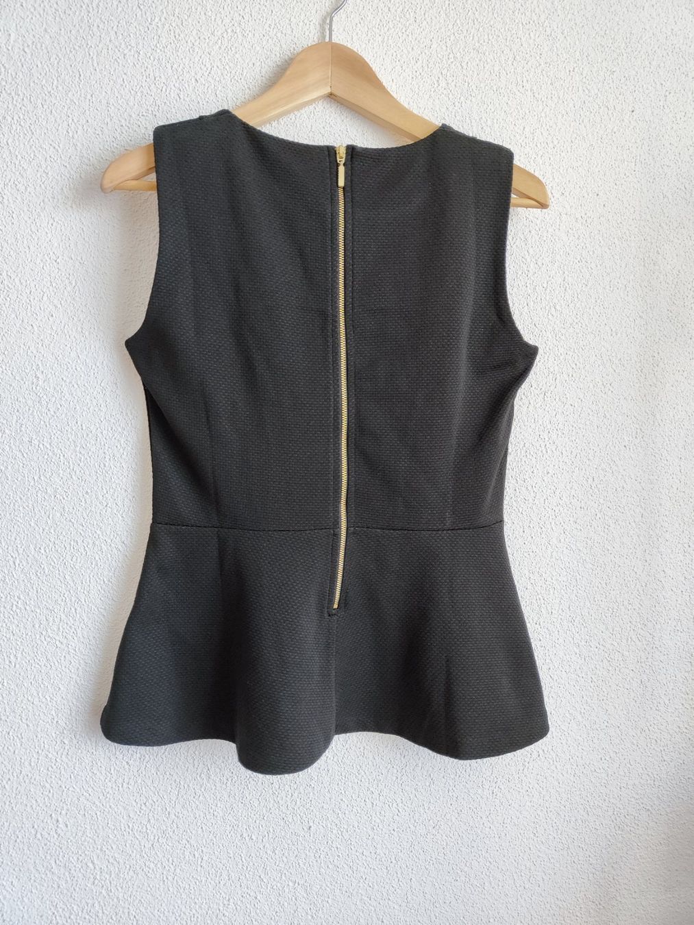 H&M Top: Ärmelloses Oberteil,schwarz – Nuovo (secondo la descrizione) da Ruetihof venduto da Sunny-Summer 1