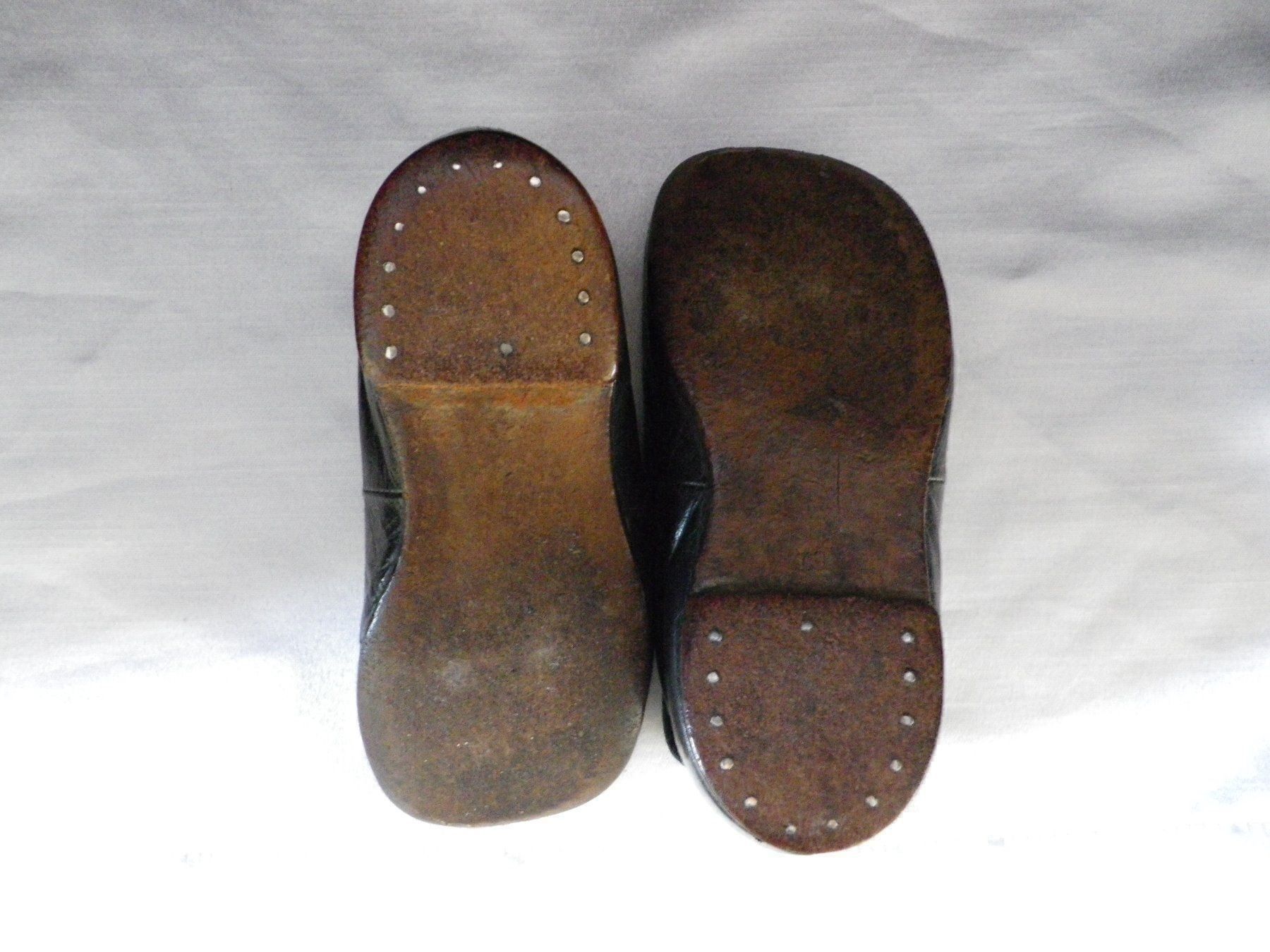 Schuhe für Mädchen: Antiker Kinderschuhe aus Leder – Gebraucht aus Reinach BL von Annodomini 2
