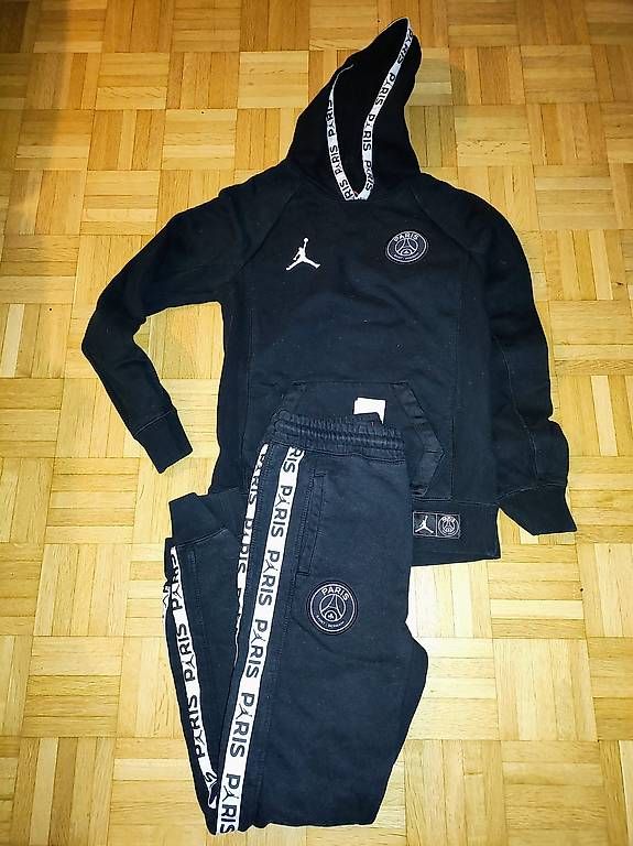 Lotti di vestiti: Ensemble PSG – Usato da Neuchâtel venduto da zib_lzs8