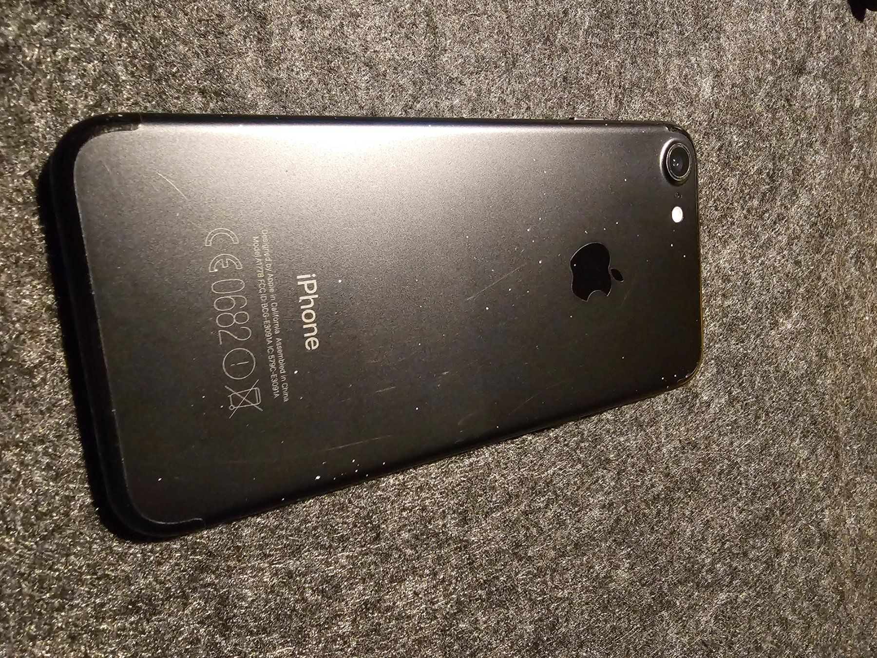 Apple Telefoni cellulari / Smartphones: iPhone 7 - Gebraucht, Schwarz - Vintage! – Difettoso da Zweidlen venduto da RepToGo 2
