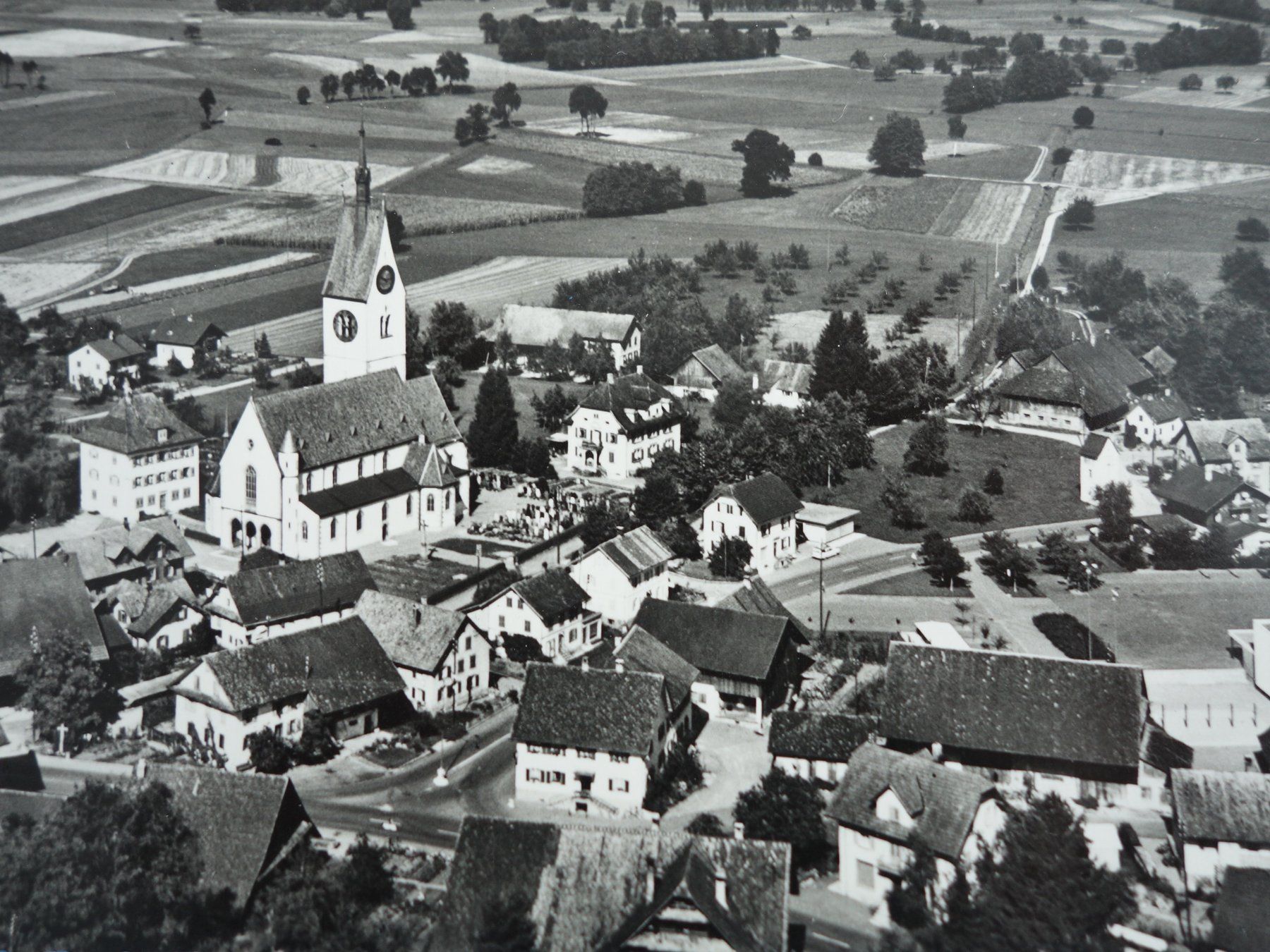 Cartoline postali: MERENSCHWAND - mit dem Flugzeug über - ca 1960 – Usato da Ibach venduto da Ibanto 1