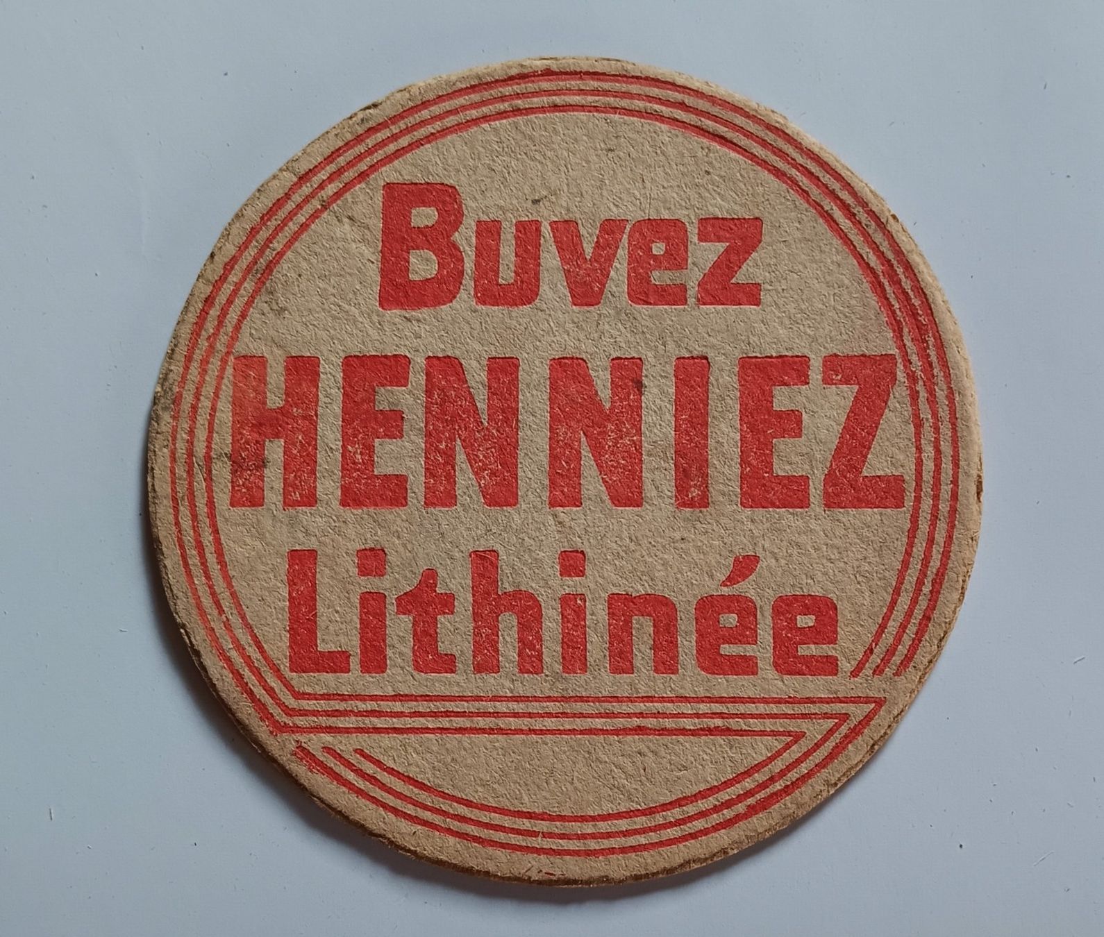 Sottobicchieri: Alter Bierdeckel Henniez Lithinée vor 1950 – Usato da Lichtensteig venduto da B-B-Bier