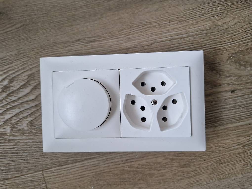 Interruttori: Div. Dimmer, Steckdosen und Schalter – Usato da Grosswangen venduto da chreguu 4