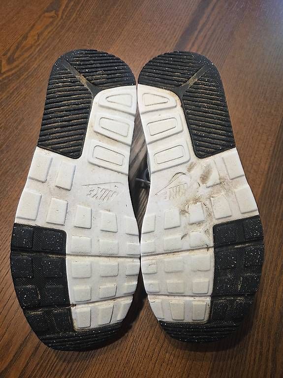 Herrenschuhe: Nike Air weiss/grün – Gebraucht aus Wettingen von littlefoot1 2
