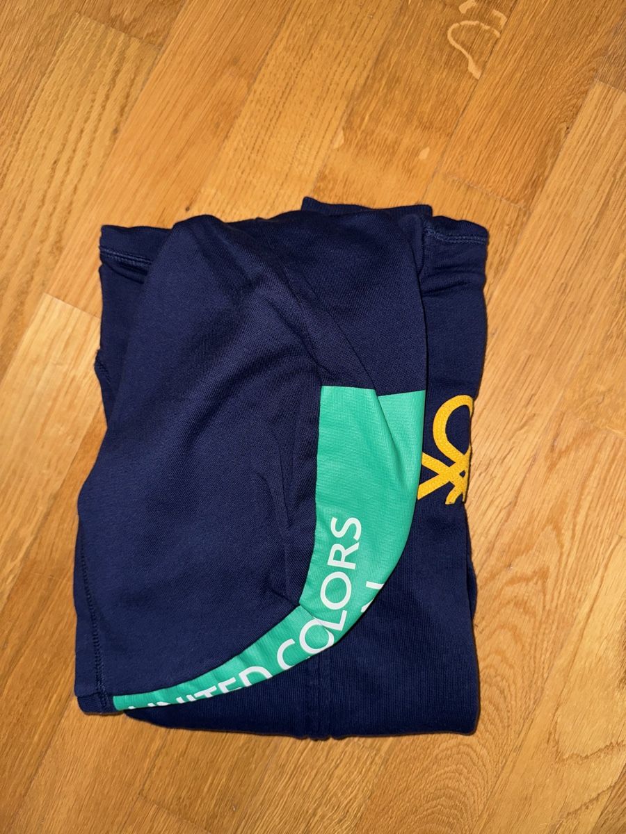 Benetton Pullover & Sweatshirts: Sweat Benetton – Neu und originalverpackt aus Cologny von PEACEANDLOVE