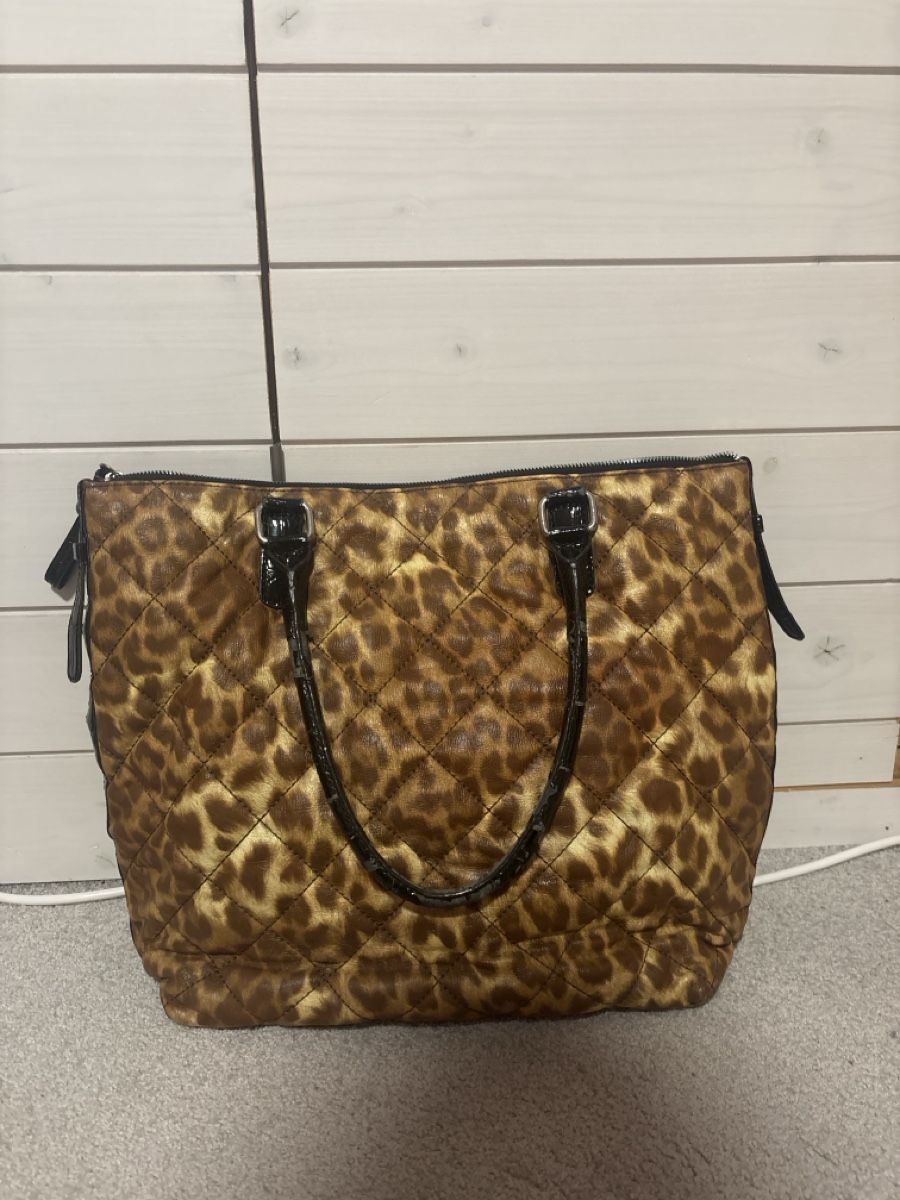 Guess Borse da donna: Vintage Guess Leopard Purse – Usato da Dinhard venduto da DaisyDreams 1