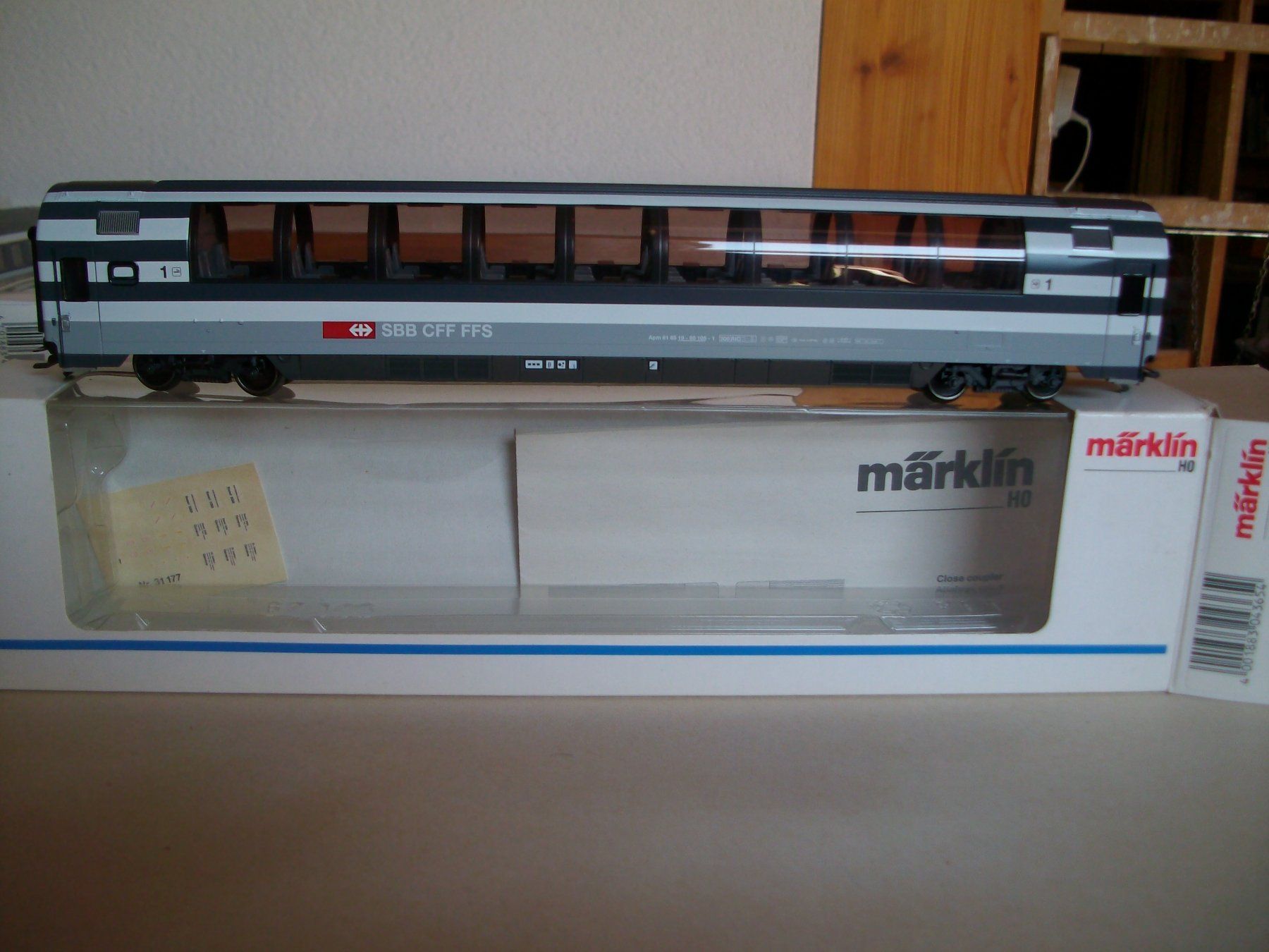 Märklin Modellini di ferrovie: SBB Panoramawagen Apm 61 – Nuovo e nell'imballaggio originale da Basel venduto da Strohwitwer