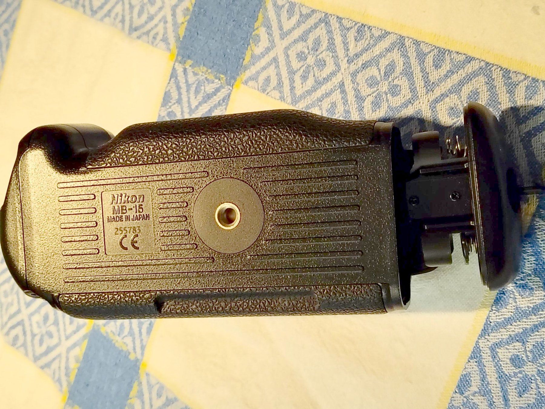 Nikon Fotocamera: Batteriegriff Nikon MB-15 – Usato da Zürich venduto da Oscarlatti 3