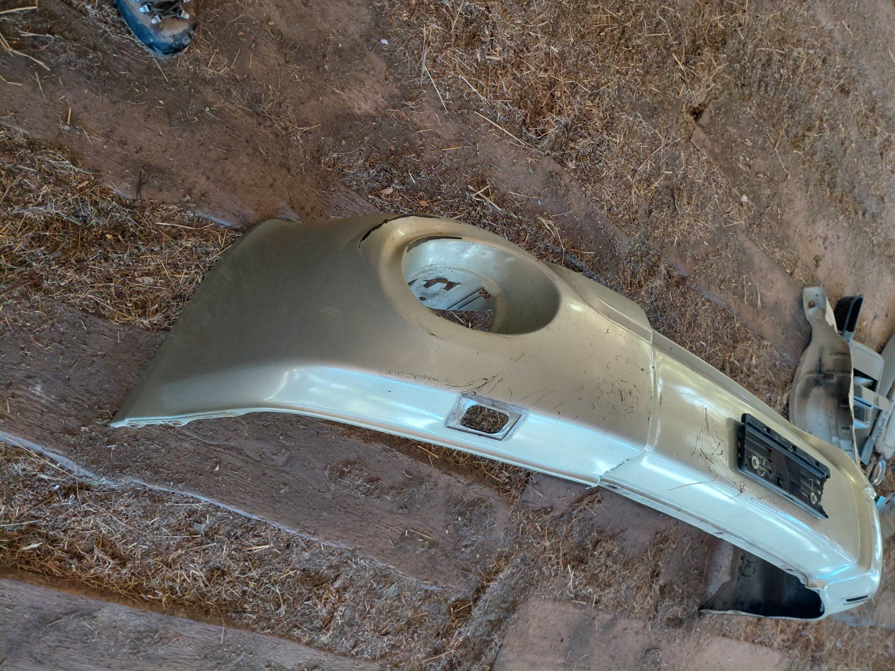 Tutti pezzi di ricambio auto: Frontstosstange subaru forester sg – Usato da Engi venduto da mar_2rtw 1