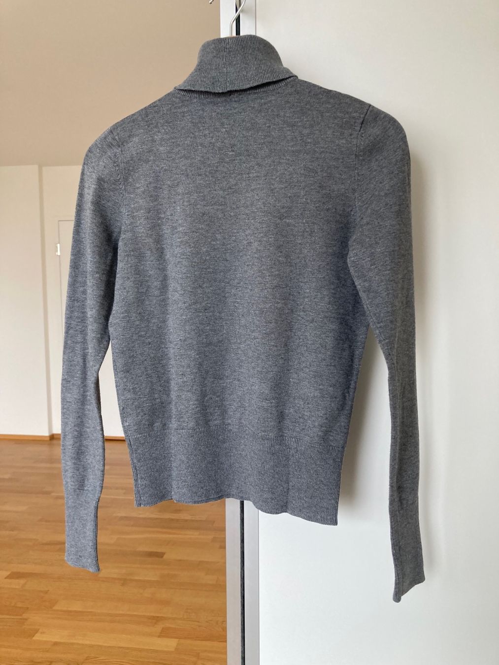 Esprit Maglioni & Felpe: Esprit Rollkragenpullover anthrazit Gr. XS NEUWERTIG – Usato da Zürich venduto da hauszwoelf 1