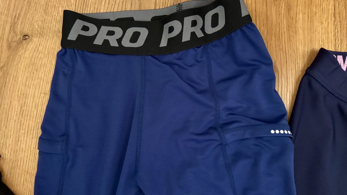Under Armour Leggings: 3er Paket Sportleggings, Grösse S – Usato da Rothrist venduto da 7Engelslocken 3