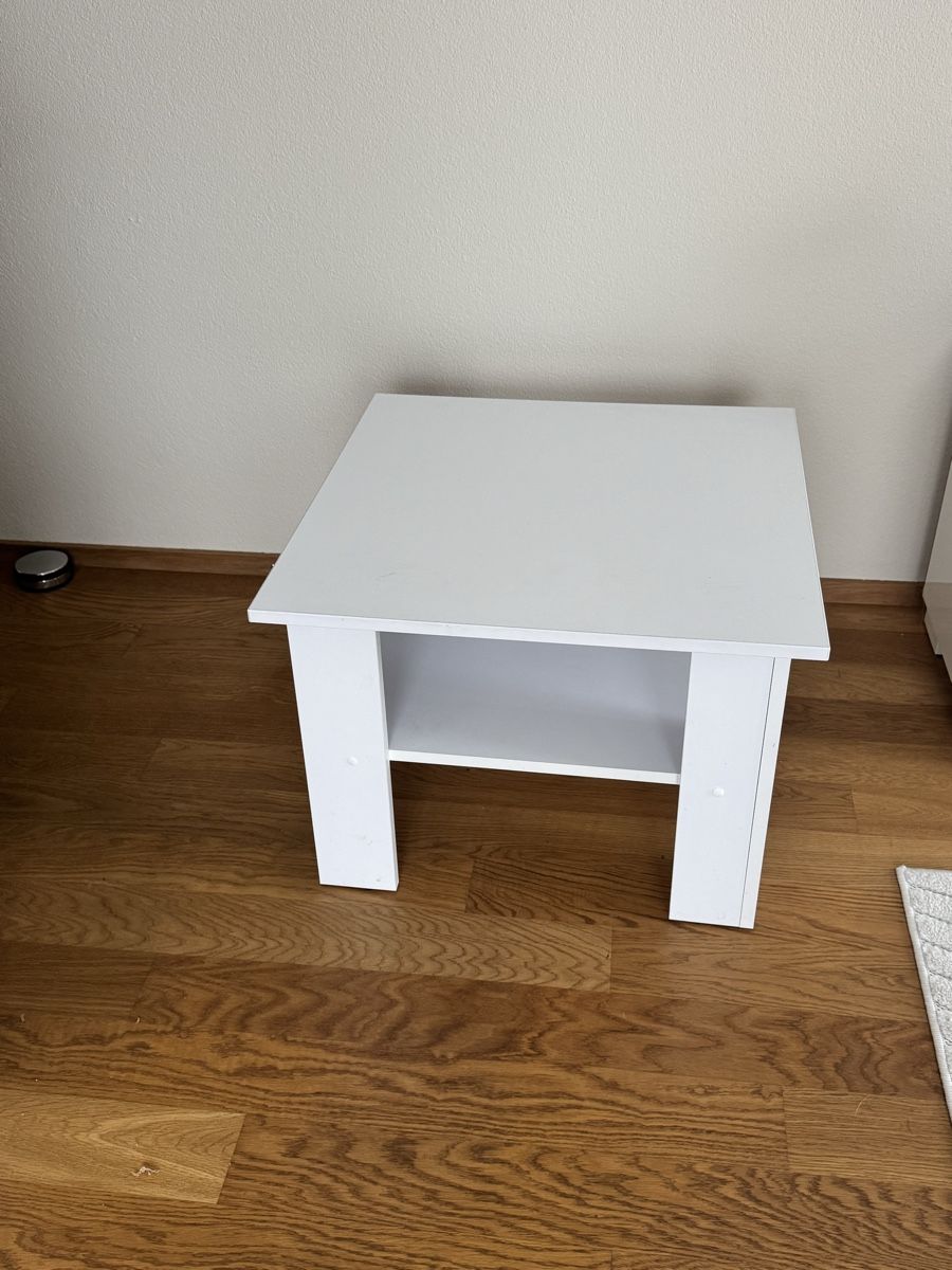 Tavoli: Couch Tisch weiss 60x60x42 – Nuovo (secondo la descrizione) da Horgen venduto da st2606 1