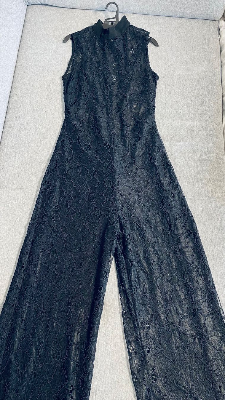 Zara Tute: Schwarzer Spitzen Jumpsuit von ZARA , Gr. M – Usato da Biel/Bienne venduto da gul_fxx2 2