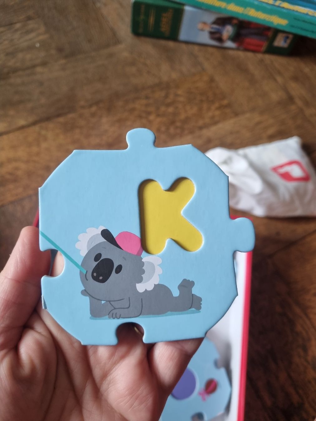 Janod Puzzle: Puzzle alphabet Janod complet, 28 pièces, dès 3 ans. – Usato da Fribourg venduto da jarmilka 4