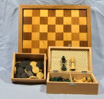 Brettspiel - Mühle oder Schach