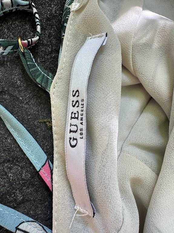 Jumpsuits: Overall von Guess Grösse S – D'occasion à Basel par bur73 1