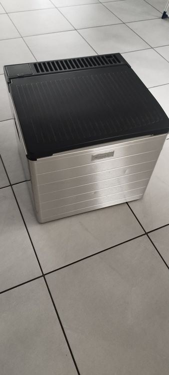 Produktbild von Gitter, Unten Komplett – Dometic Ersatzteil Nr. 241398130