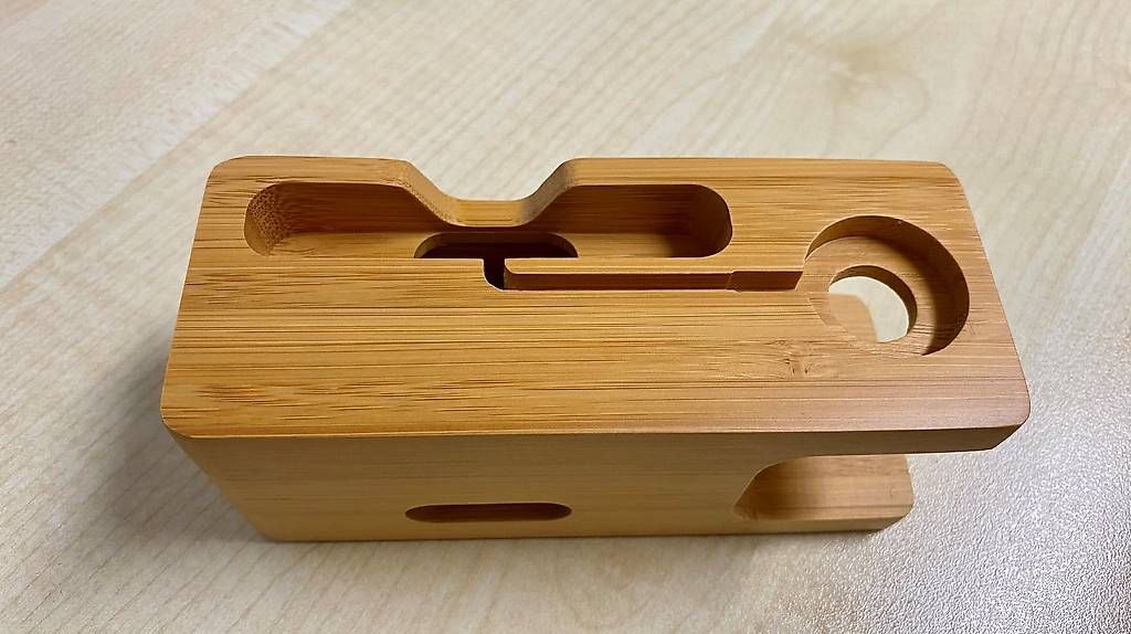 Dockingstation: Dock Station für Apple Watch & iPhone – Neu und originalverpackt aus Cham von G-Money_swiss 1