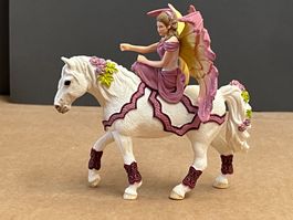 Schleich 70519 Feya in feslicher Kleidung Bayala magnetisch